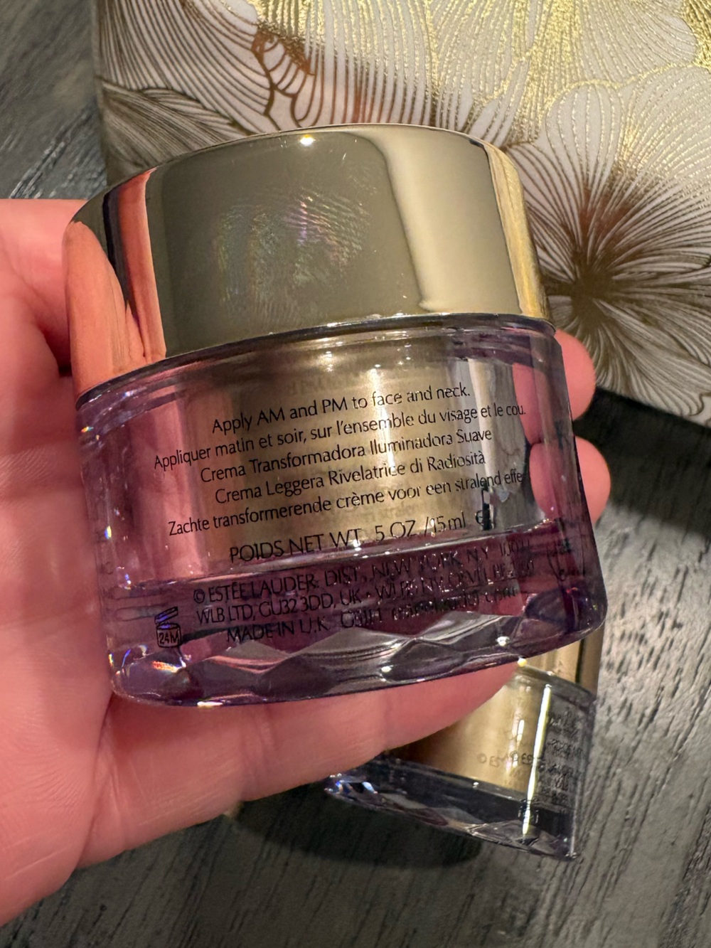 * New bundle of Estée Lauder Re-Nutriv ultimate diamond moisturizer & eye cream - Picture 2 of 5